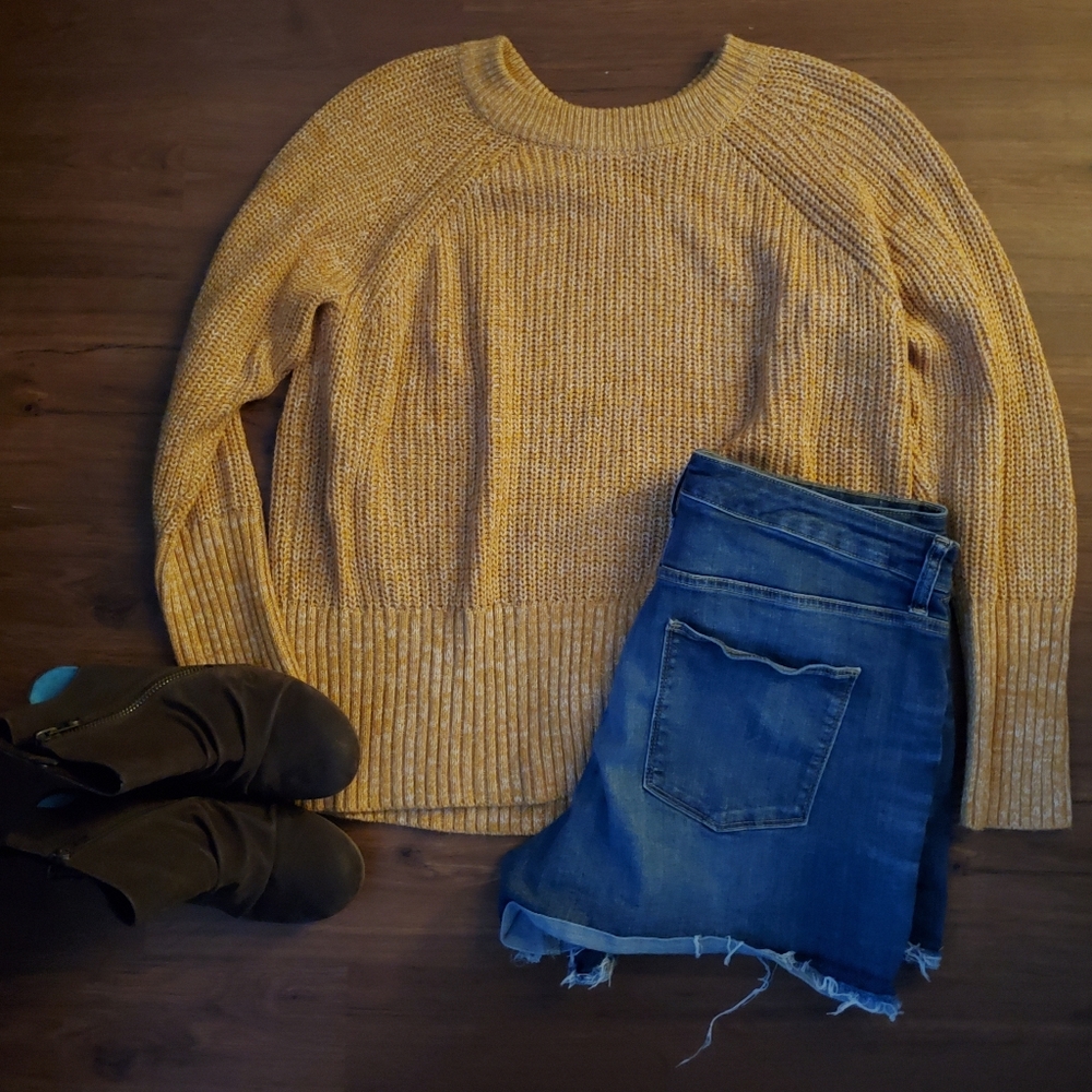 Sweater - Picture 2 of 6